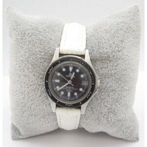Vtg Women Lorus Quartz WR Analog 26mm Round Watch (H445) "New Battery"